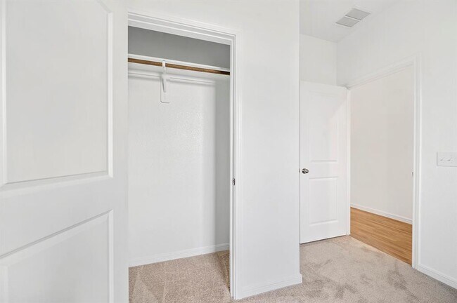 Building Photo - 1316 Ventura Crk Dr