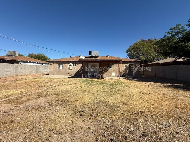 Building Photo - 3419 W Marshall Ave