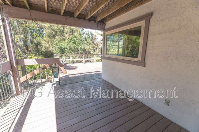 Building Photo - 1830 Weir Dr