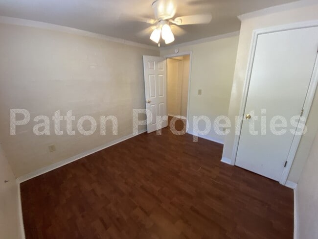 Building Photo - Edgewood Home