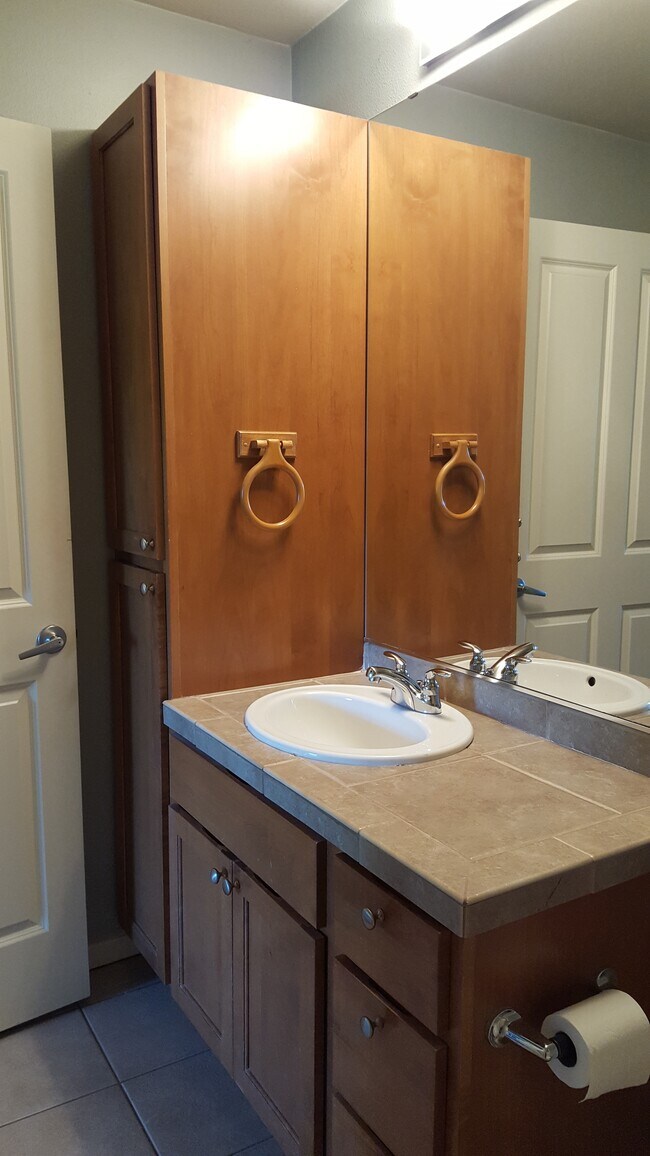 Bath Room - 2901 NE Blakeley St