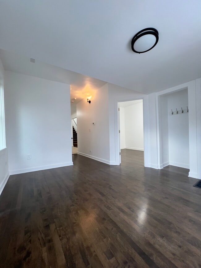 Building Photo - 4537 S Hermitage Ave