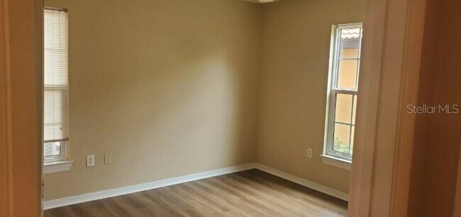 Building Photo - 5463 Vineland Rd