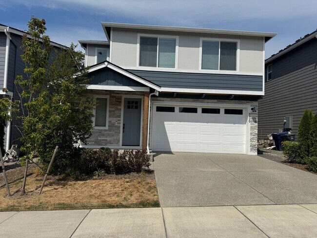Primary Photo - Like New 2022 Built 5 bedroom home