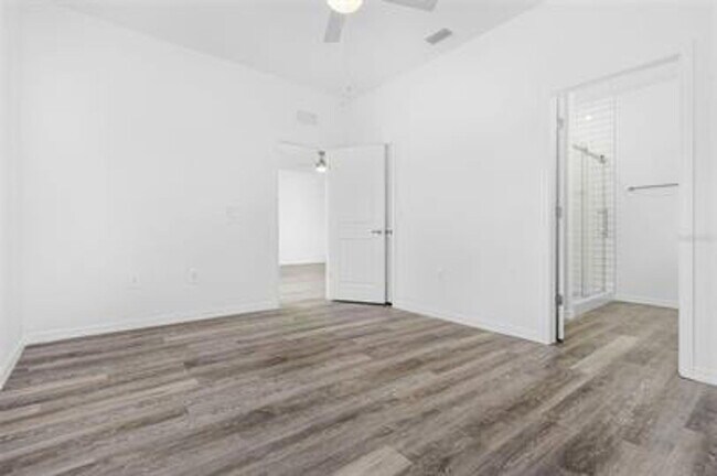 Building Photo - 2122 Armour Rd