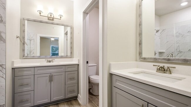Building Photo - 3353 Wynwood Dr