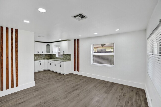 Building Photo - 1510 S 23rd Ave