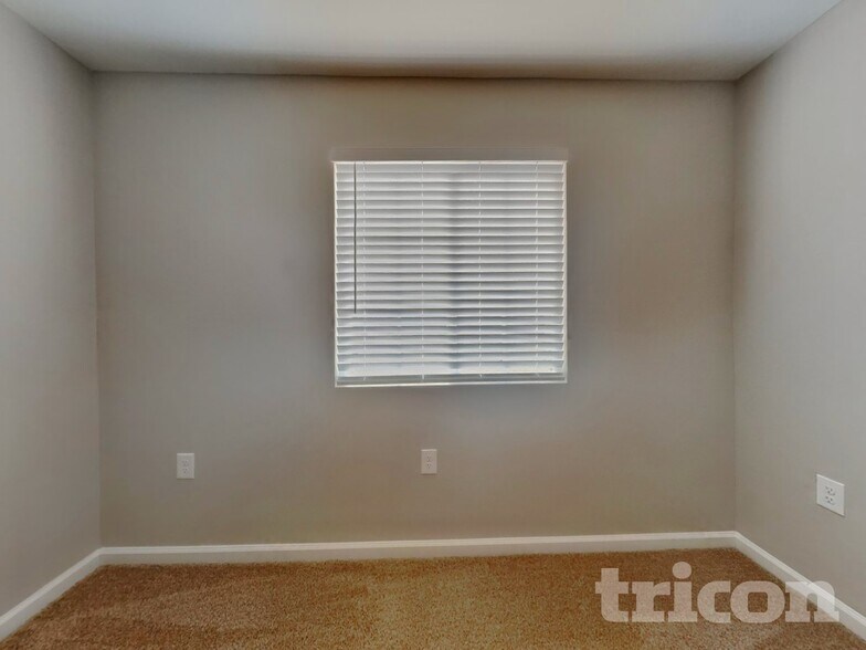 Building Photo - 3079 Stauton Dr