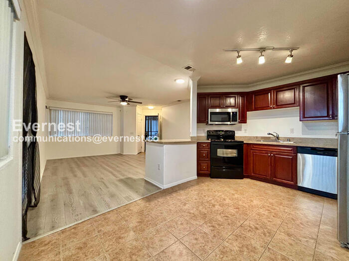 Building Photo - 3557 Paseo De Francisco