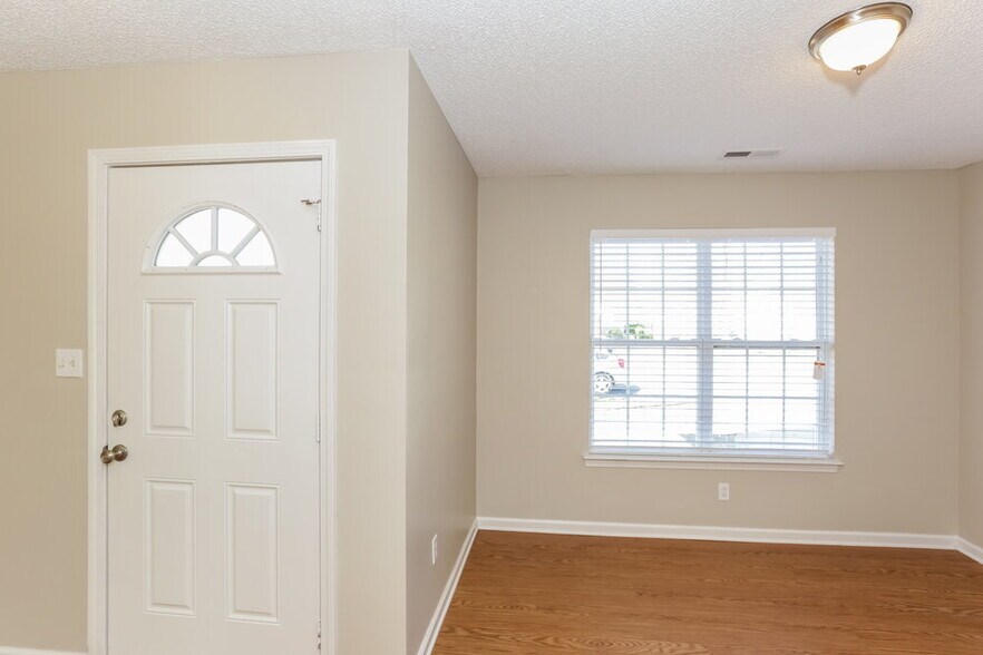 Building Photo - 4204 Runaway Cir