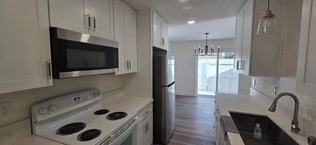 Building Photo - 10504 Caminito Rimini