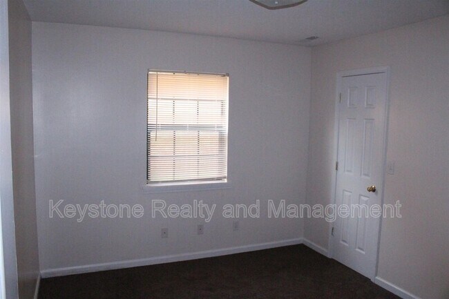 Building Photo - 1375 Thompsonville Ln