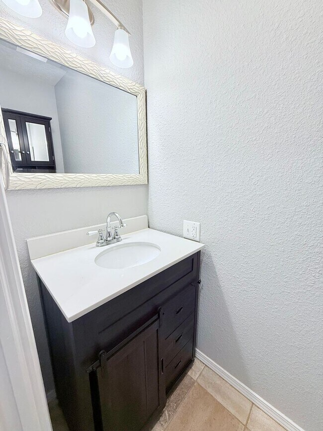 Building Photo - Bent Tree Subdivision - 4 BR - 2 Living Areas - 3 Car