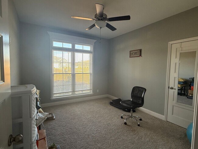 Building Photo - Charming 4 Bedroom/3 Bath home in Lakeland...