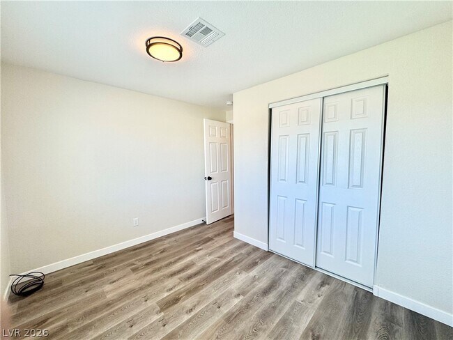 Building Photo - 2081 S Dandelion St