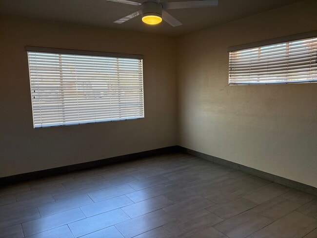 Building Photo - 3 Bedroom Brick Home