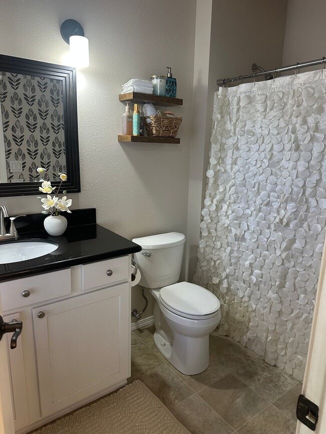 Building Photo - Cozy Cottage for Rent!