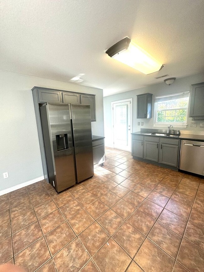 Building Photo - 3705 SW Hansom Loop