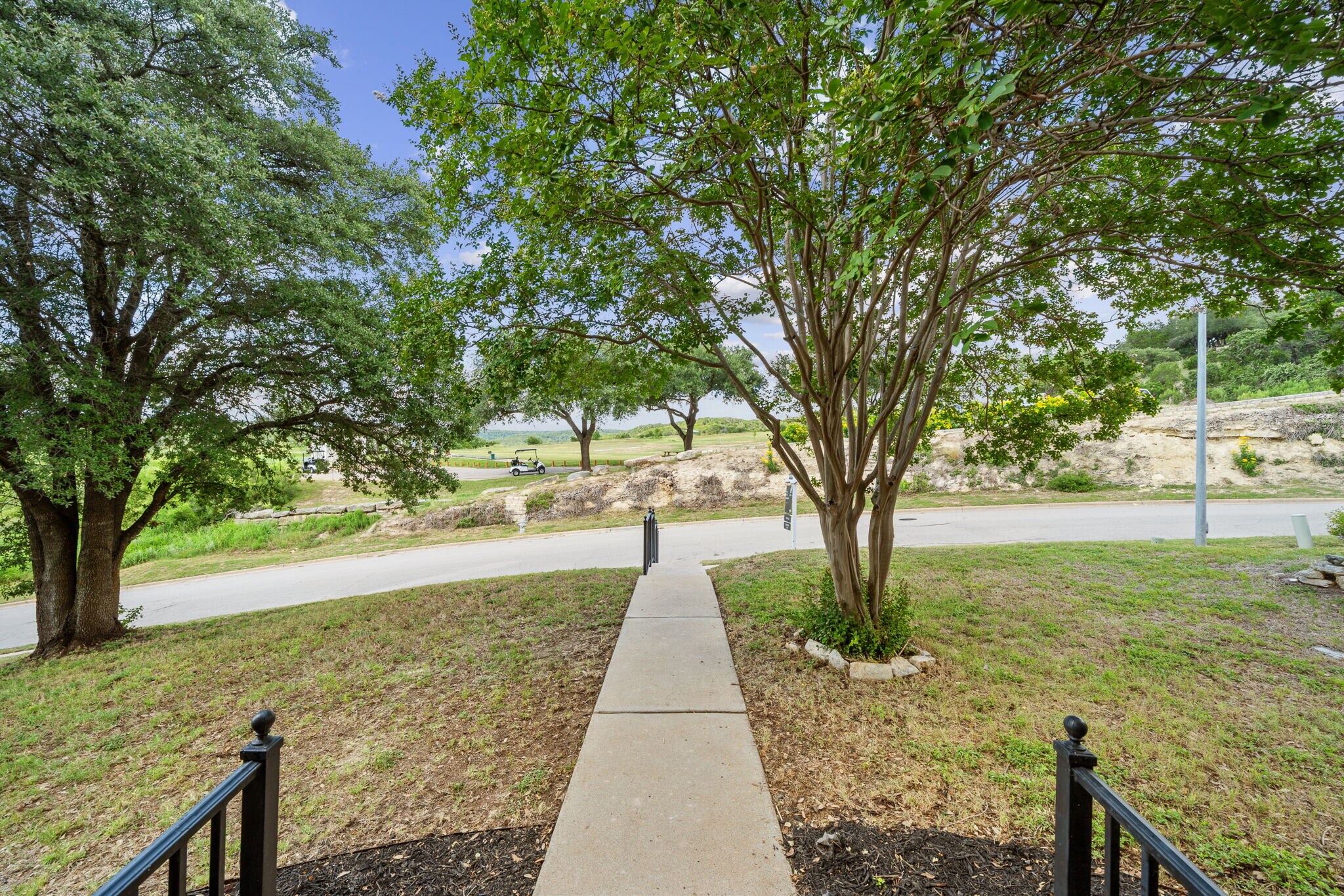 Building Photo - 10809 Range View Dr