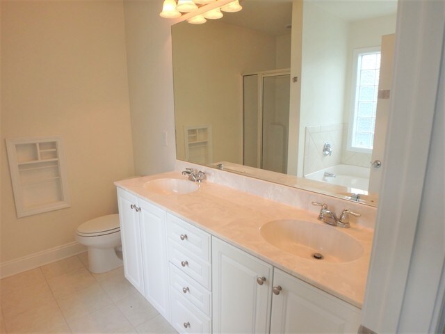 Building Photo - 2626 Bow Hunter Dr