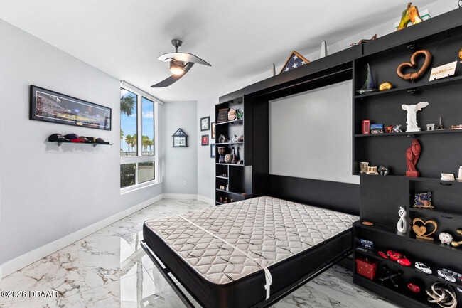 Building Photo - 241 Riverside Dr