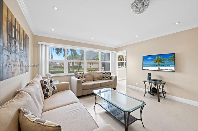 Building Photo - 329 SE 3rd St