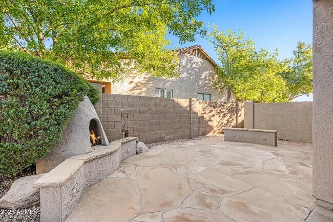 Building Photo - 2236 W Periwinkle Way