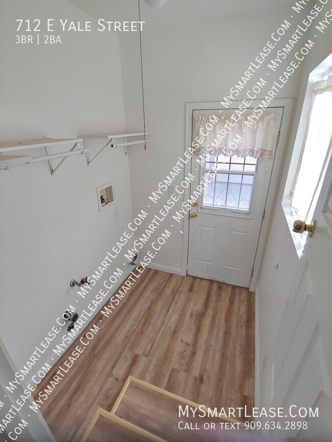 Building Photo - 712 E Yale St