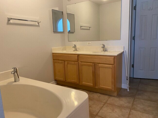 Building Photo - 111 Cabrillo Dr