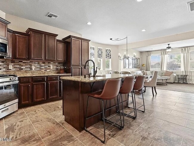 Building Photo - 5525 Valley Cedar Dr