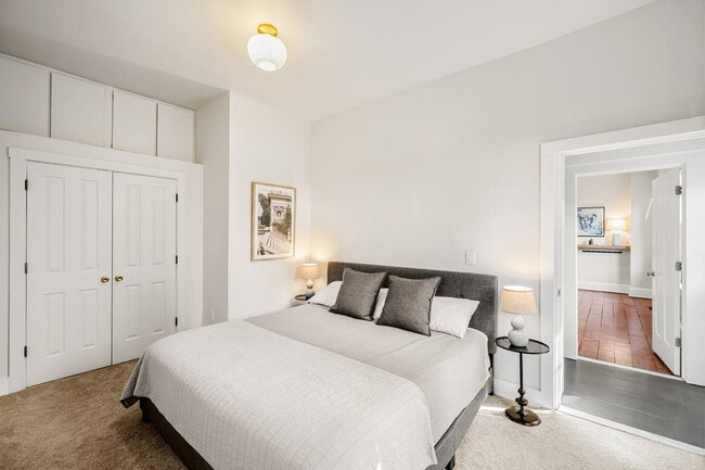 Building Photo - 1326 Broadway-SI ID1324946P