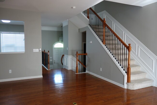 Building Photo - 1390 Thornborough Dr