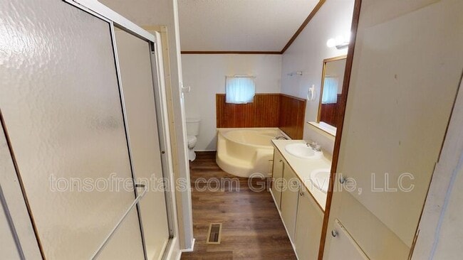 Building Photo - 509 Greywood Dr