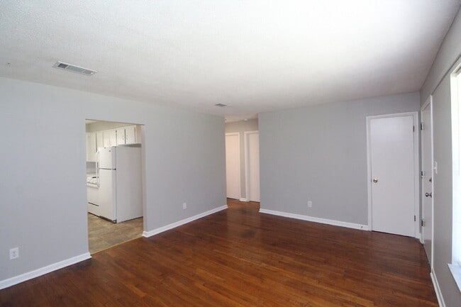 Building Photo - Updated 2BD/1BA Duplex in NE Pensacola