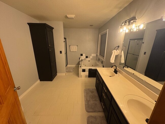 Building Photo - Great home!