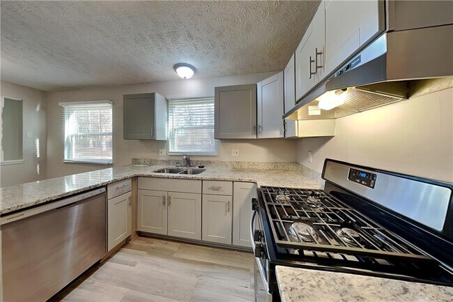 Building Photo - 455 Sheringham Ct