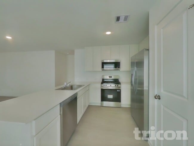 Building Photo - 13035 Shells Ln