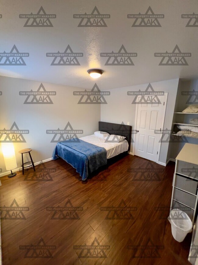 Building Photo - 28th Ave 1215-