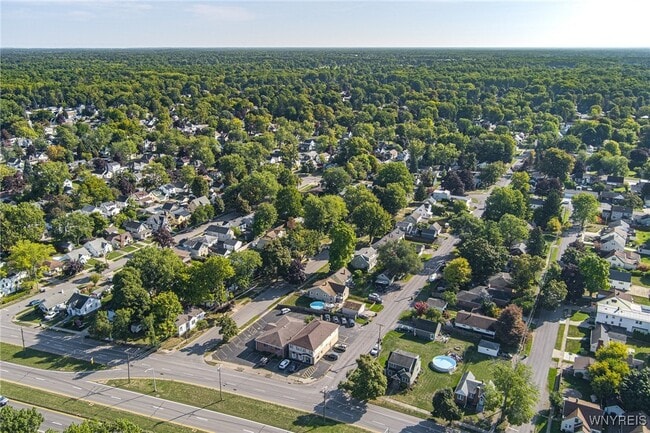 Building Photo - 273 Division St