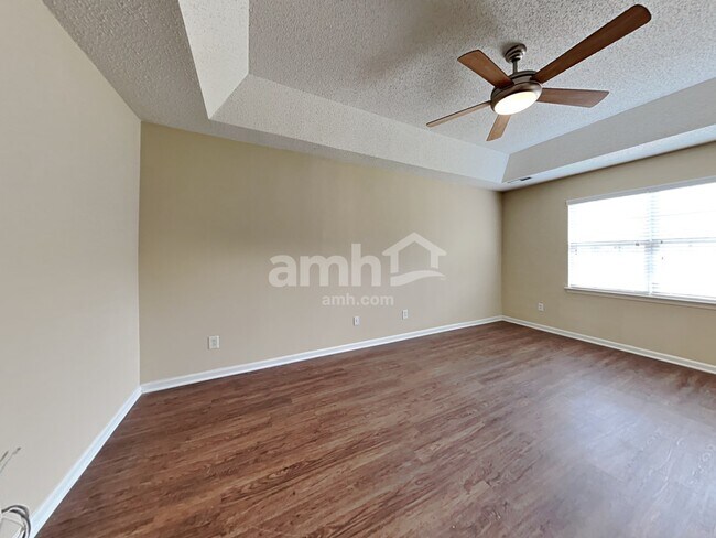 Building Photo - 2720 Waycross Dr