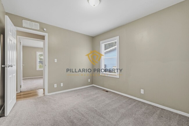 Building Photo - Charming 3-Bedroom Near Downtown with Fenced Yard & Garage Available NOW!