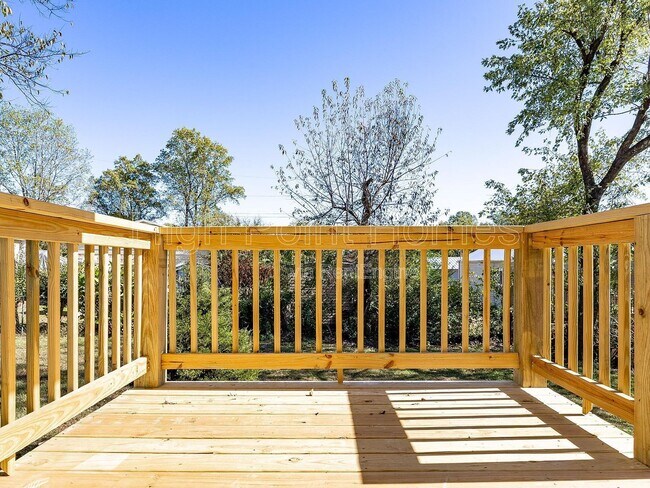 Building Photo - 1201 E 32nd St