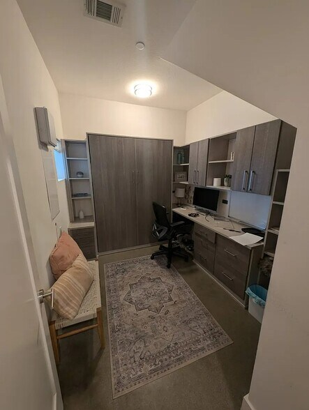 Building Photo - 5705 Bryan Pky