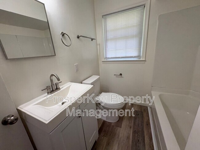 Building Photo - 5900 Frazier Dr
