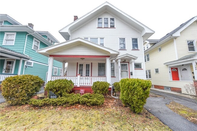 Building Photo - 200 Elmdorf Ave