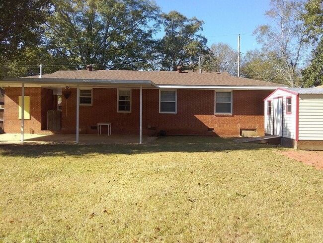 Building Photo - 2302 Dorothy Ave