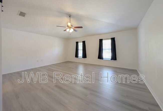 Building Photo - 5430 Shady Pine St S