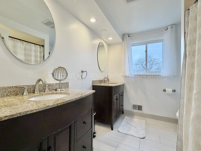 Building Photo - Spacious 4-Bedroom Colonial Minutes from Birmingham