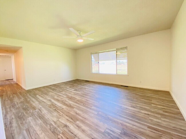 Building Photo - 9635 Titan Rd