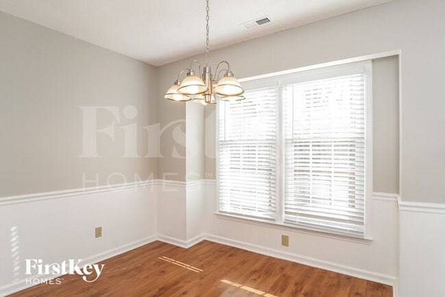 Building Photo - 7137 Avenbury Cir